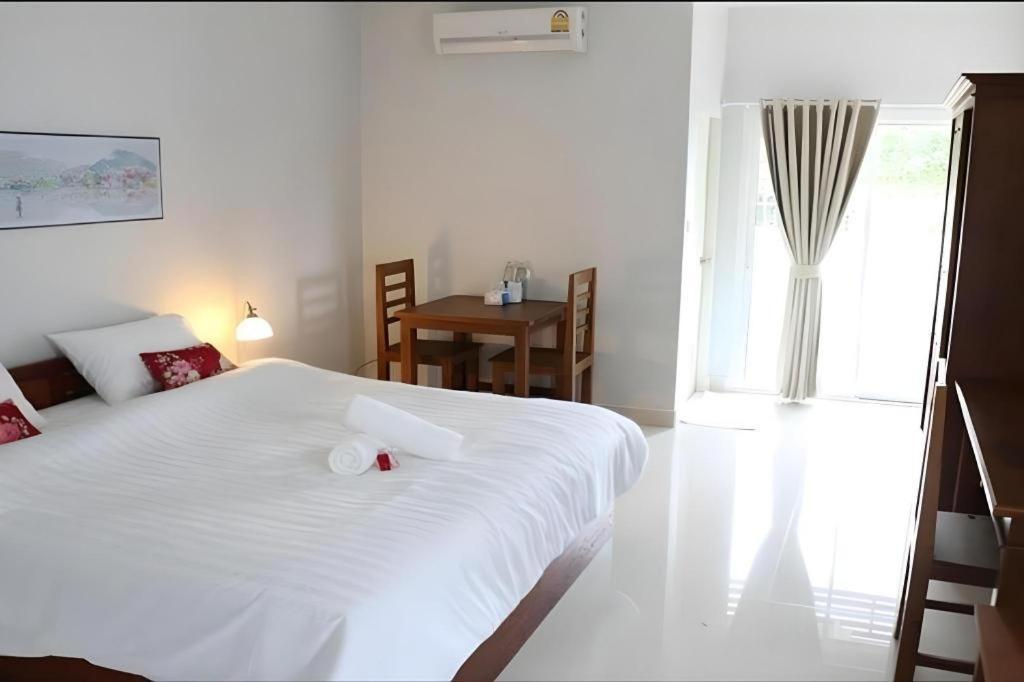 Iyara Residence Трат Екстериор снимка