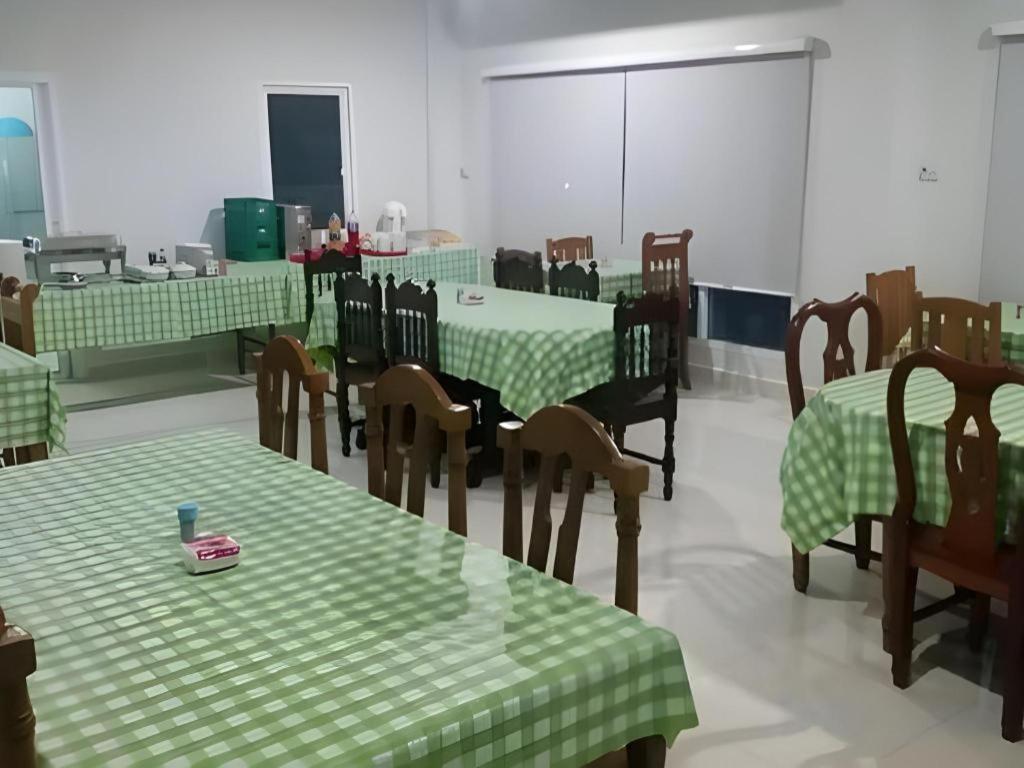 Iyara Residence Трат Екстериор снимка