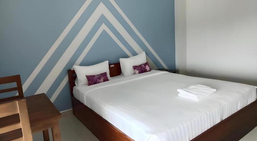 Iyara Residence Трат Екстериор снимка