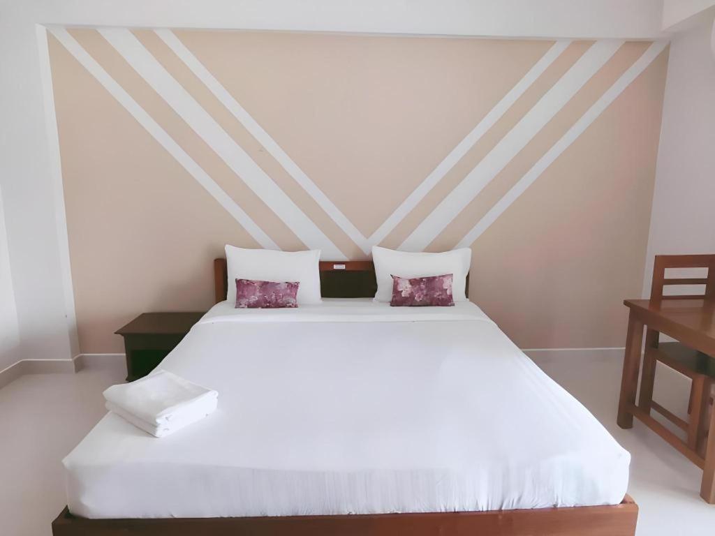 Iyara Residence Трат Екстериор снимка