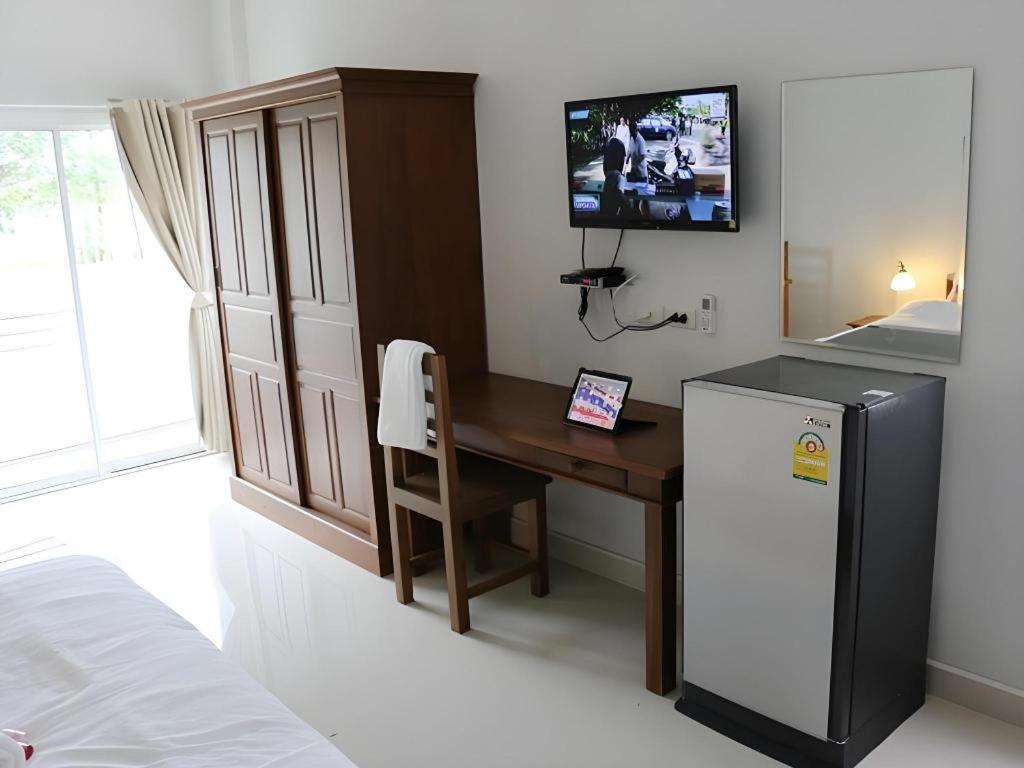 Iyara Residence Трат Екстериор снимка