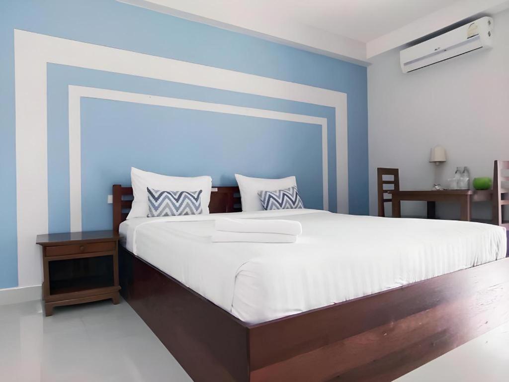 Iyara Residence Трат Екстериор снимка